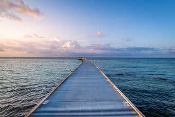 Obraz premium Higgs Pier at Sunrise