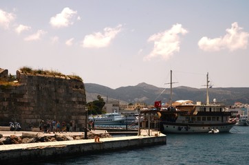 Tour en goélette au large du port de Kos (Dodécanèse-Grèce)

