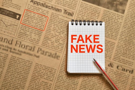 FAKE NEWS / フェイクニュース