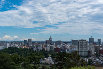 Fototapeta na wymiar 仙台城跡から見下ろす仙台の街並み