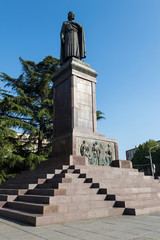 Fototapeta na wymiar Monument to Shota Rustaveli in Tbilisi, Georgia