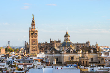 Obraz premium panoramic views of seville old town with giralda tower bell at background