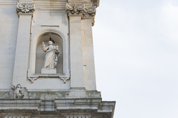 Italian Statuary Alcove and Perch