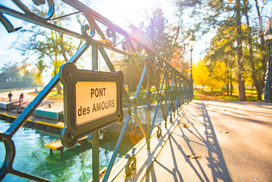 Pont des amours &agrave; Annecy au coucher du soleil