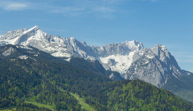 Alpen Panorama von Garmisch-Partenkirchen Bayern Deutschland