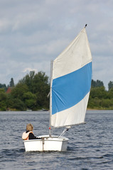 Belgique Wallonie Butgenbach Fagnes lac sports nautiques planche voile bateau voilier stage...