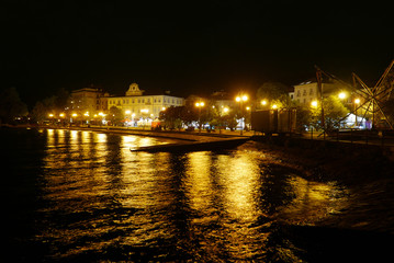 Fototapeta na wymiar Pallanza promenade by night