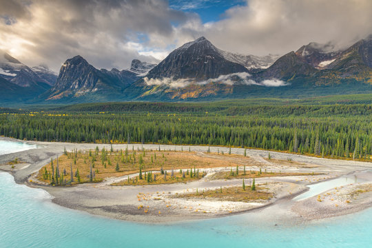 Goats and Glaciers viewpoint in Canada