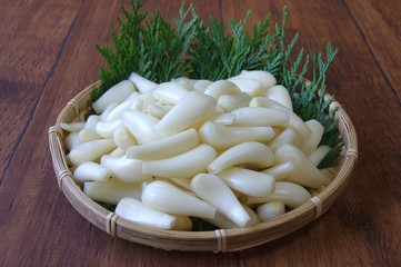 ラッキョウ　ラッキョウ漬けの準備