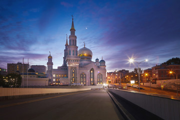 Fototapeta na wymiar Morning near the Cathedral mosque in Moscow