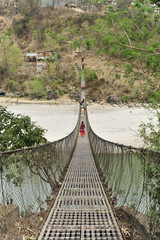 Hängebrücke aus Stahl, Dudh Kosi Tal, Solukhumbu, Khumbu, Nepal, Asien - obrazy, fototapety, plakaty