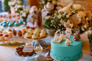 Candy Bar. Delicious sweet buffet with cupcakes. Sweet holiday buffet with cupcakes and other desserts.