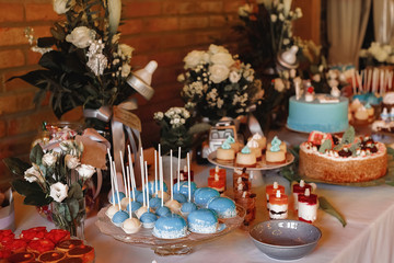 Candy Bar. Delicious sweet buffet with cupcakes. Sweet holiday buffet with cupcakes and other desserts.