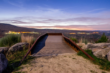 Cañon del Sil de noche, con luz nocturna, Lugo, Galicia, España