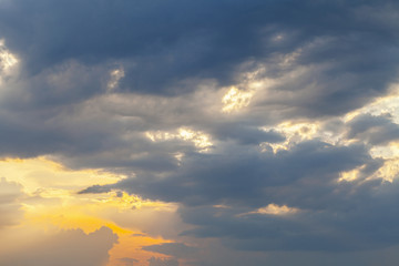 Obraz premium dramatic stormy cloud