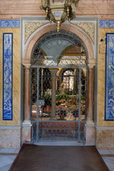 Innenhof in der Altstadt von Sevilla, Spanien (Andalusien)