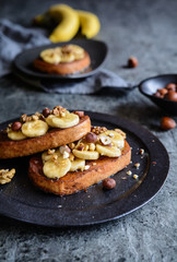 Cinnamon French toast with banana, walnut and hazelnut