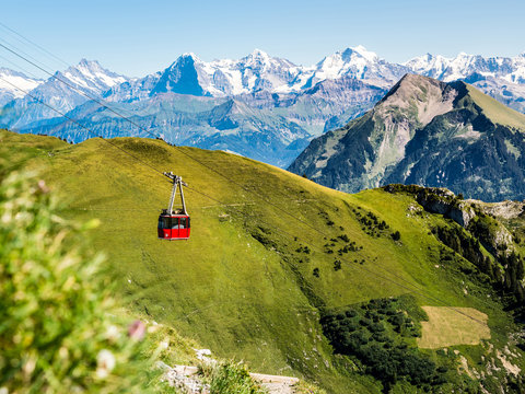 Panorama, Luftseilbahn auf das Stockhorn, Berner Oberland, Erlenbach, Simmental, Schweiz, Alpen, Niesen, Eiger, M&ouml;nch und Jungfrau