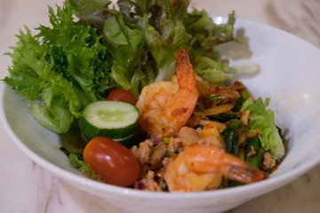 Spicy shrimp salad with chili paste.