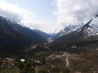 Road Trip to Yumthang Valley ,Sikkim INDIA , 15th APRIL 2013 : Yumthang Valley, Sikkim:...