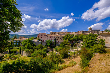 Vue panoramique sur le village d'Aurel, Provence, France.