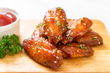 barbecue chicken wings with white sesame