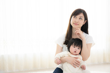 赤ちゃん　育児イメージ