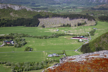 On a trip to the mountain Kauarpallen in great weather in Northern Norway