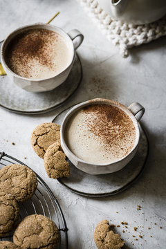 Vegan Cashew Gingersnap Lattes with ginger cookies
