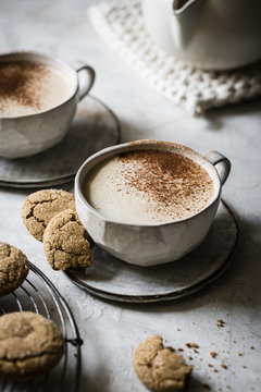 Vegan Cashew Gingersnap Lattes with ginger cookies