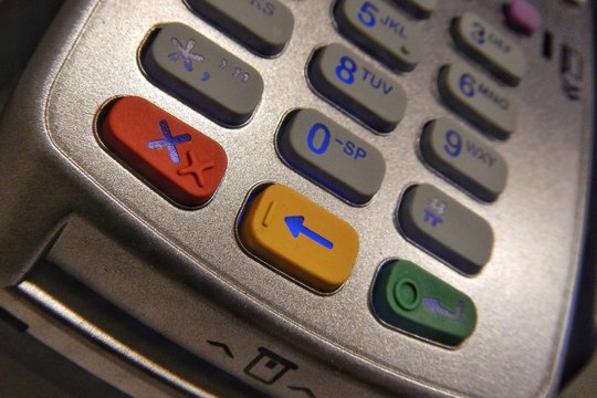 banking terminal for carrying out monetary transactions