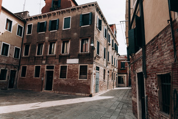 Fototapeta na wymiar Venice courtyard.Beautiful houses of Venice