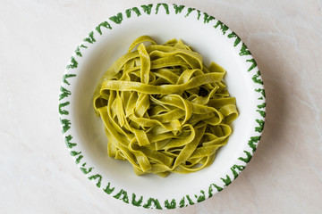 Italian Pasta Spinach Fettuccine served with Plate Ready to Eat / Tagliatelle