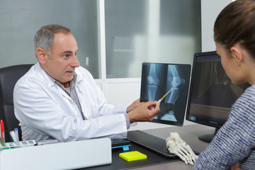Fototapeta premium explanation of the injury