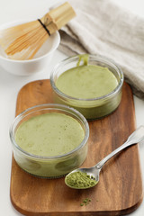 Matcha tea agar jelly