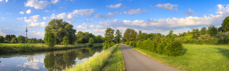 Der Fluß Nidda im Stadtgebiet von Frankfurt am Main