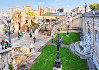 People at Scalinata Del Pincio in Bologna © Roman Babakin