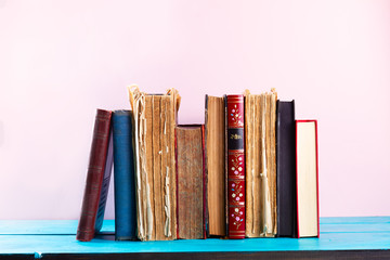 Naklejka premium Pile of old books