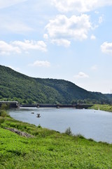 Moseltal mit Schleuse Lehmen