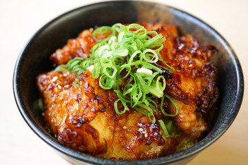 甘辛ダレのとり天丼