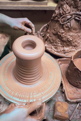 alfarero trabajando