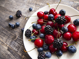 Naklejka na ściany i meble bright ripe berries