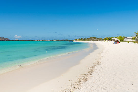 Beautiful beach in Los Roques archipelago © Paolo