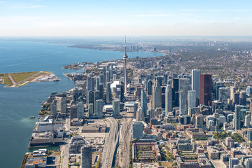 Toronto's financial district from the East © sleg21