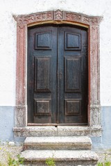 Fototapeta na wymiar Old colorful doors in Lisbon