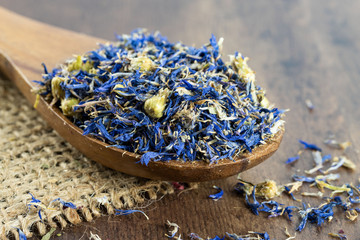 Heilsame Kornblumenblätter getrocknet für Tee und Salben