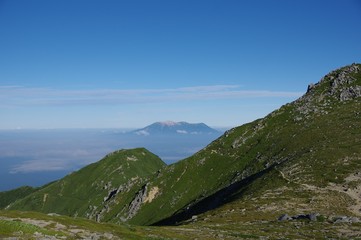 木曽駒岳から望む御嶽山