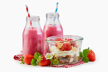 Strawberry smoothies with muesli and yogurt