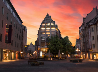 Fototapeta na wymiar Nürnberg Ludwigsplatz Altstadt Sonnenuntergang