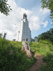 Der Schaumbergturm ist ein Aussichtsturm mit auf dem Schaumberg bei Theley im Saarland 
